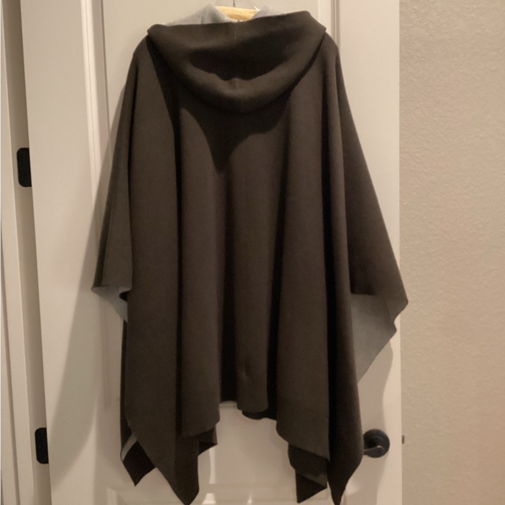 Theory Poncho - Picture 2 of 14